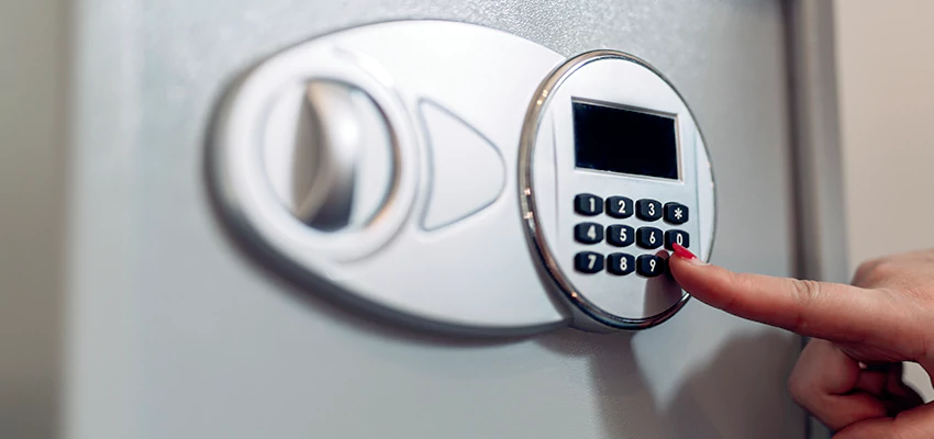 Jewelry Safe Cracking in Phelan, California