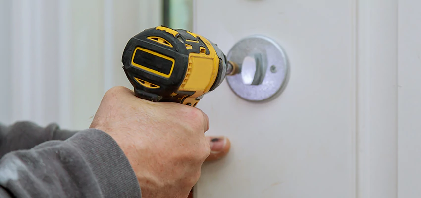 Street Locksmith For Smart Lock Repair in Phelan, CA